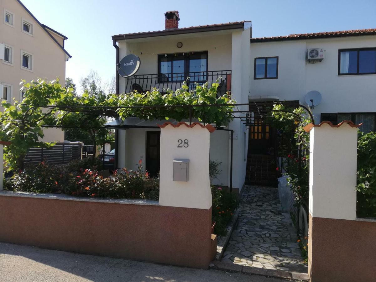 דירות רוביני Family Apartman Luka מראה חיצוני תמונה