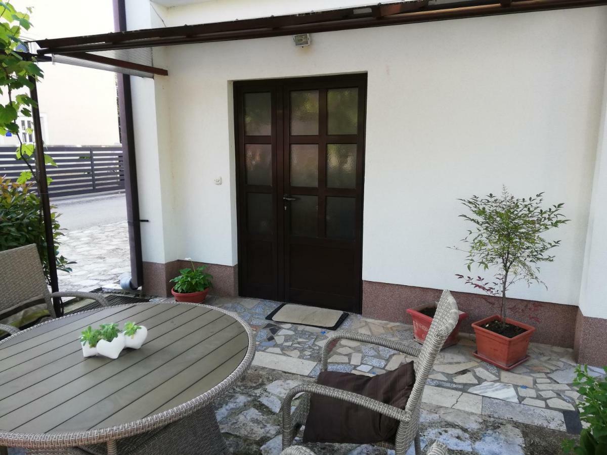 דירות רוביני Family Apartman Luka מראה חיצוני תמונה